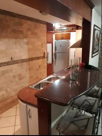 LYL VENDE APARTAMENTO EN POBLADO DE . VDSR