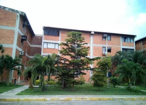 LYL VENDE APARTAMENTO EN . RESD LOS ARAUCOS. VDSR