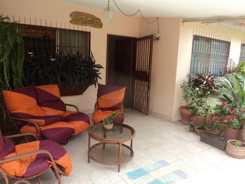 Angie Alas 04126762398 de Js Bienes Raices vendo casa en valle fresco