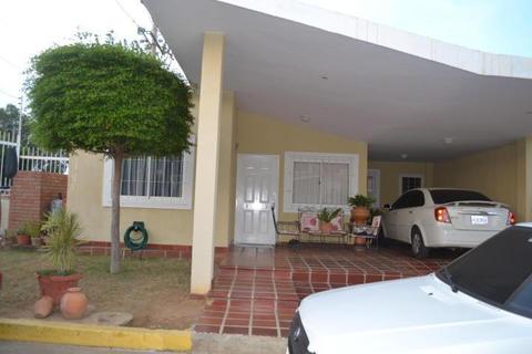 EDWIN ANDRADE VENDE TOWNHOUSE EN Caminos del Doral CÓDIGO MLS 1710317