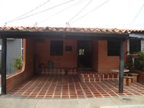 Casa en venta en urbanismo privado de  wasi_641964 inmueblesbarquisimeto