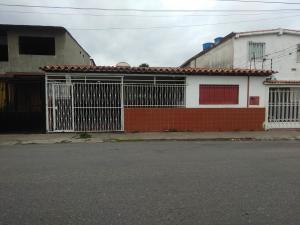 Casa con Local Comer. en Venta por la Libertador wasi_705095 inmuebles