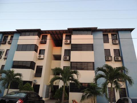 SKY GROUP Vende hermoso Apartamento en La Intercomunal Turmero Res. La Pradera