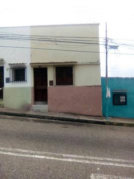 En VENTA Casa en Barrio Obrero PUNTO COMERCIAL. San Cristóbal. Estado