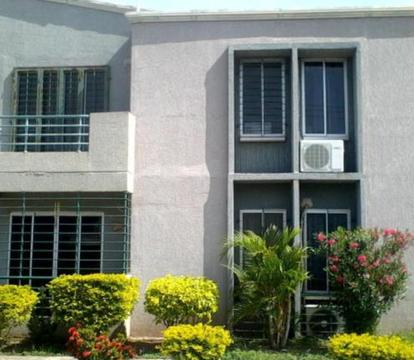 Servicios Inmobiliarios JJHM, Ofrece en Venta Hermoso Apartamento Planta Baja en Paraparal Tejados de San Isidro