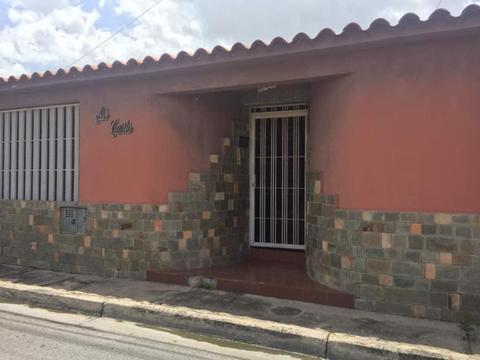 CASA URB MONTAÑA FRESCA 04125317336