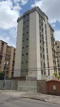 MAGYURY VENDO APARTAMENTO EN URB EL BOSQUE