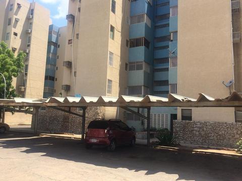 //JOSE ARRAGA vende apartamento lajas blancas  04246898402//