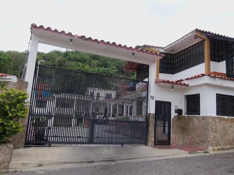 Amplia Casa en venta en Urb La Esmeralda de San Diego