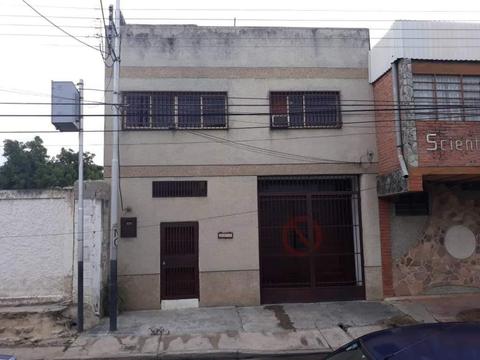 casa tipo apartamento con local o mini galpon de trabajo en Guacara centro