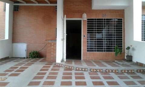 Yannet Inmuebles Vende Town House en Amazonia