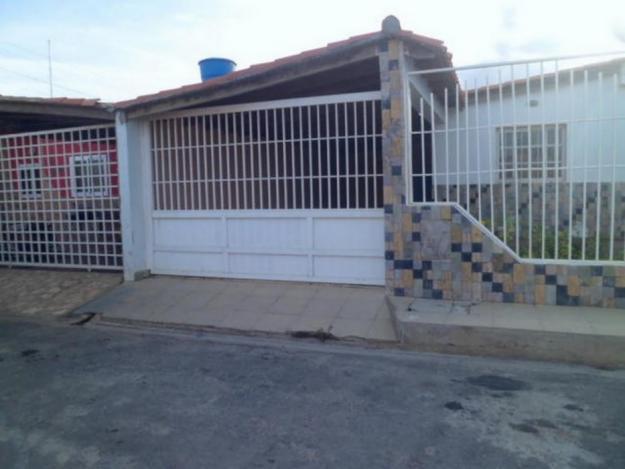 Casa en venta en villa cerrada vía judibana, código 1514714