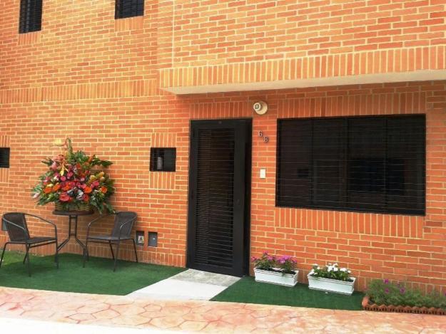 1516002 Tonwhouse en Venta en Manantial