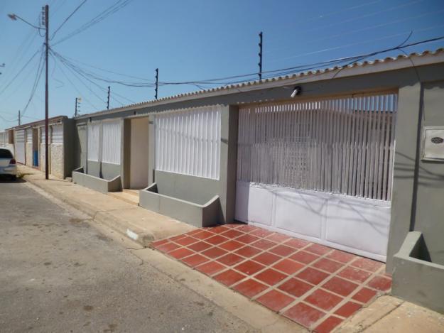 Confortable casa en Urb. Maracardon, Puerta Maraven