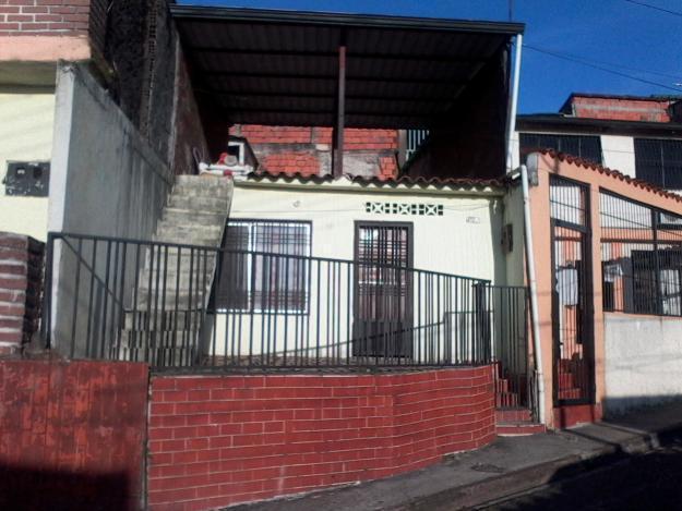 Se vende Casa en San Cristobal, terreno propio, La Castra