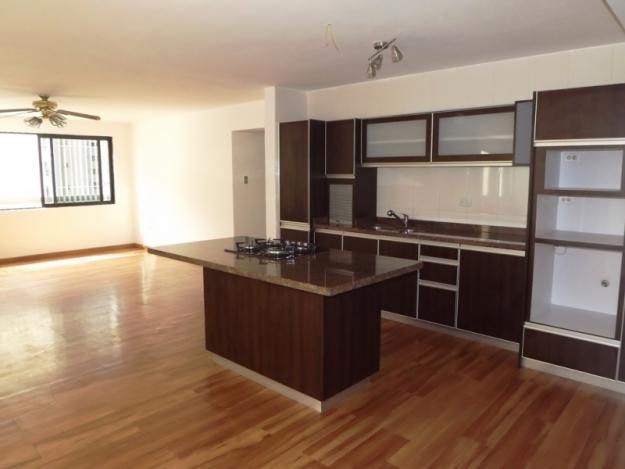 ENMETROS2 Karismar Zamora Vende Apto en Urb. Prebo I 1513003