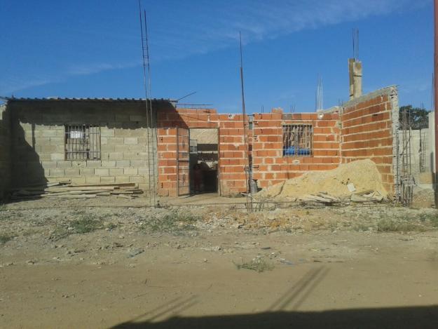 casa en construccion de 10x15 en valles de colina san diego campo solo