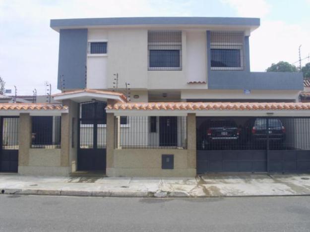 CASA EN VENTA URB. LAS CHIMENEAS  MLS 155376