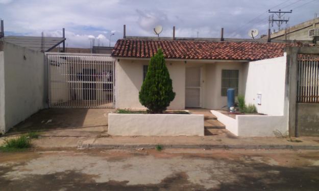 vendo mi comoda y bella casa en urb.conjunto cerrado