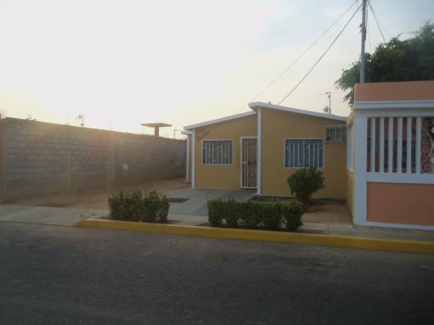 VENDO CASA SOL AMADO 4  PAPELES EN REGLA