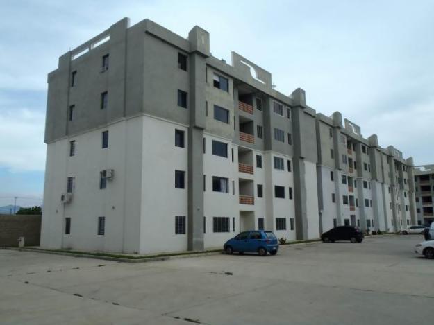 Apartamento en Venta Paraparal Los Guayos  codflex1515077