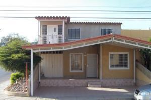 Perfecta oportunidad de tener una Casa en el Norte de la ciudad, Aprovecha y comprala ya!