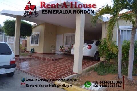 RentAhouse Esmeralda Rondon Vende