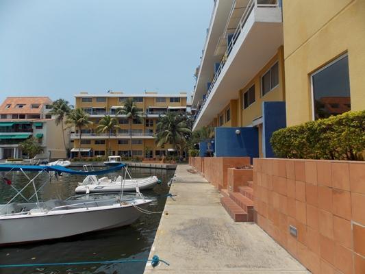 Alquilo Apartamento Amoblado con Muelle Res. Punta Marina. Lecheria. 1 Habitación