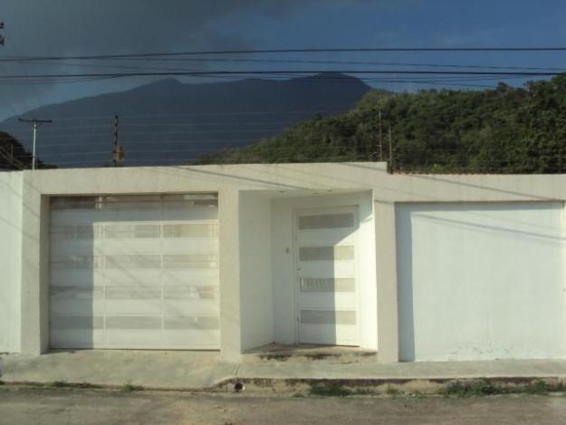 Alquiler de Casa quinta en Zona residencial Maracay