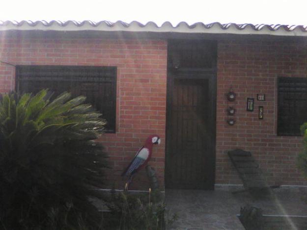 Impecable y Acogedora Casa en Valles Del Nogal..MLS 163931