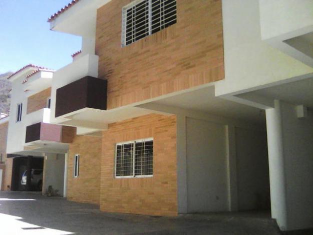 Linda Casa Estilo Townhouse en Venta Trigal Norte..MLS 149774