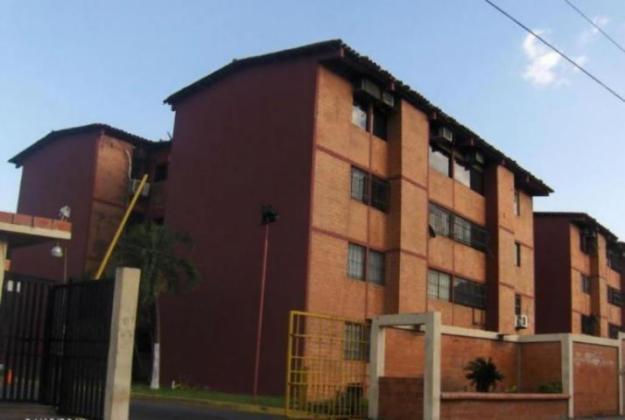 En venta hermoso apartamento en  urb yuma