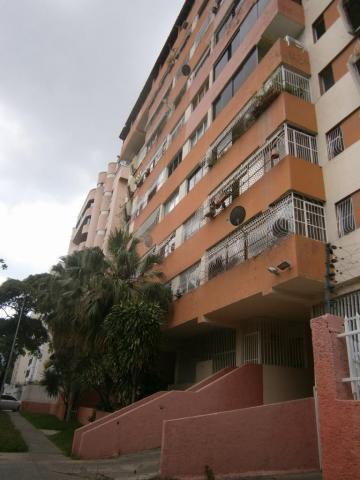 Se Vende Hermoso y amplio apartamento remodelado