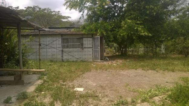 terreno con casa y acto para sembrar