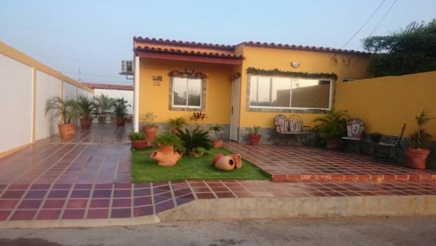 SE VENDE HERMOSA CASA EN EL SECTOR PIEDRAS DEL SOL..EXCELENTE CASA!!!