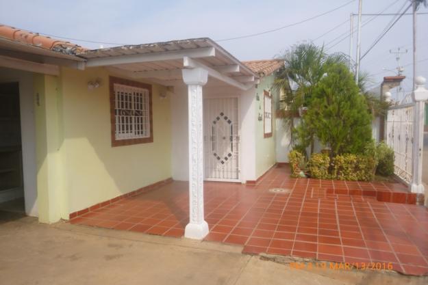 Se vende Hermosa casa en el sector villa San Isidro.. EXCELENTE OPORTUNIDAD!!