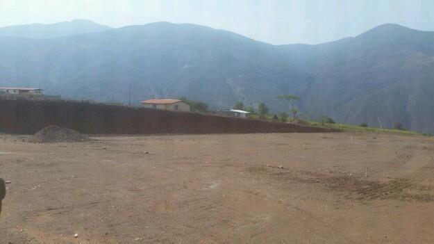 De oportunidad Vendo bello lote de terreno en Lagunillas 8000mts2 recibo vehículo