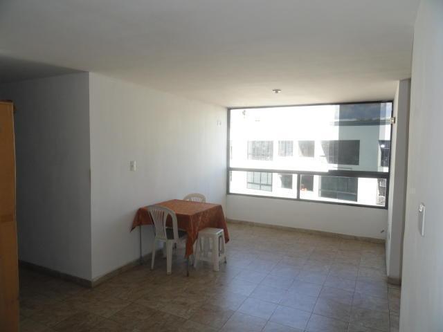 Apartamento de 75 mts, en urbanismo cerrado Maracay