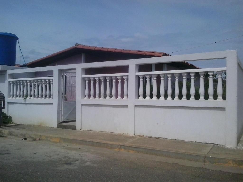 SE VENDE CASA EN  MONAY