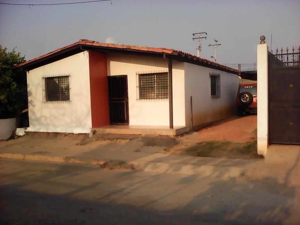 VENDO MI CASA POR URGENCIA ECONOMICA 1,800