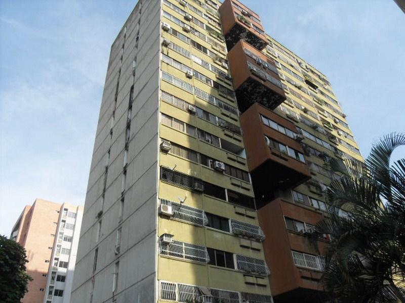 Grupo Bermúdez Vende Hermoso y Amplio Apartamento en Venta. Palma Real – Naguanagua. 127 m2