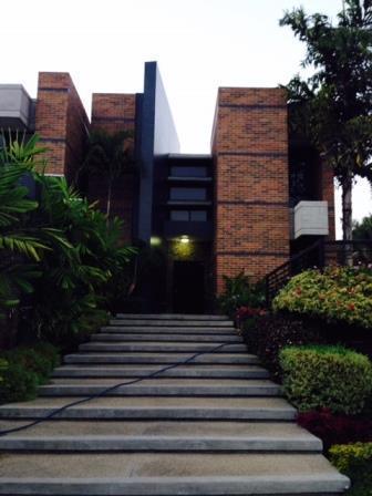 Sky Group Vende Exclusiva Casa en Guataparo Contry Club