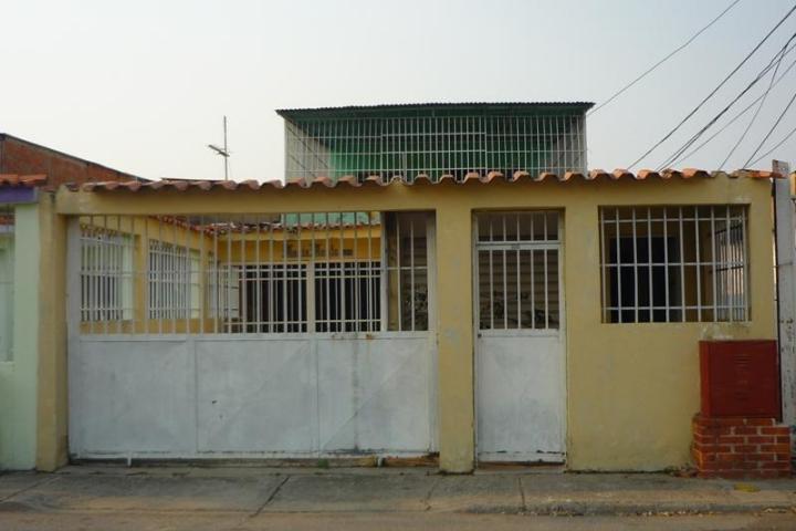 Casa en venta en la La Isabelica , cuenta con 3 habitaciones, 3 baños, 89 Mtr2, CODIGO FLEX: 166879