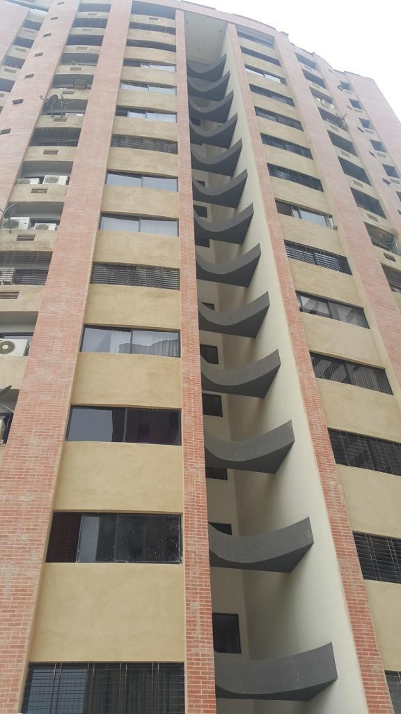 Hermoso y amplio apartamento en Las Chimeneas